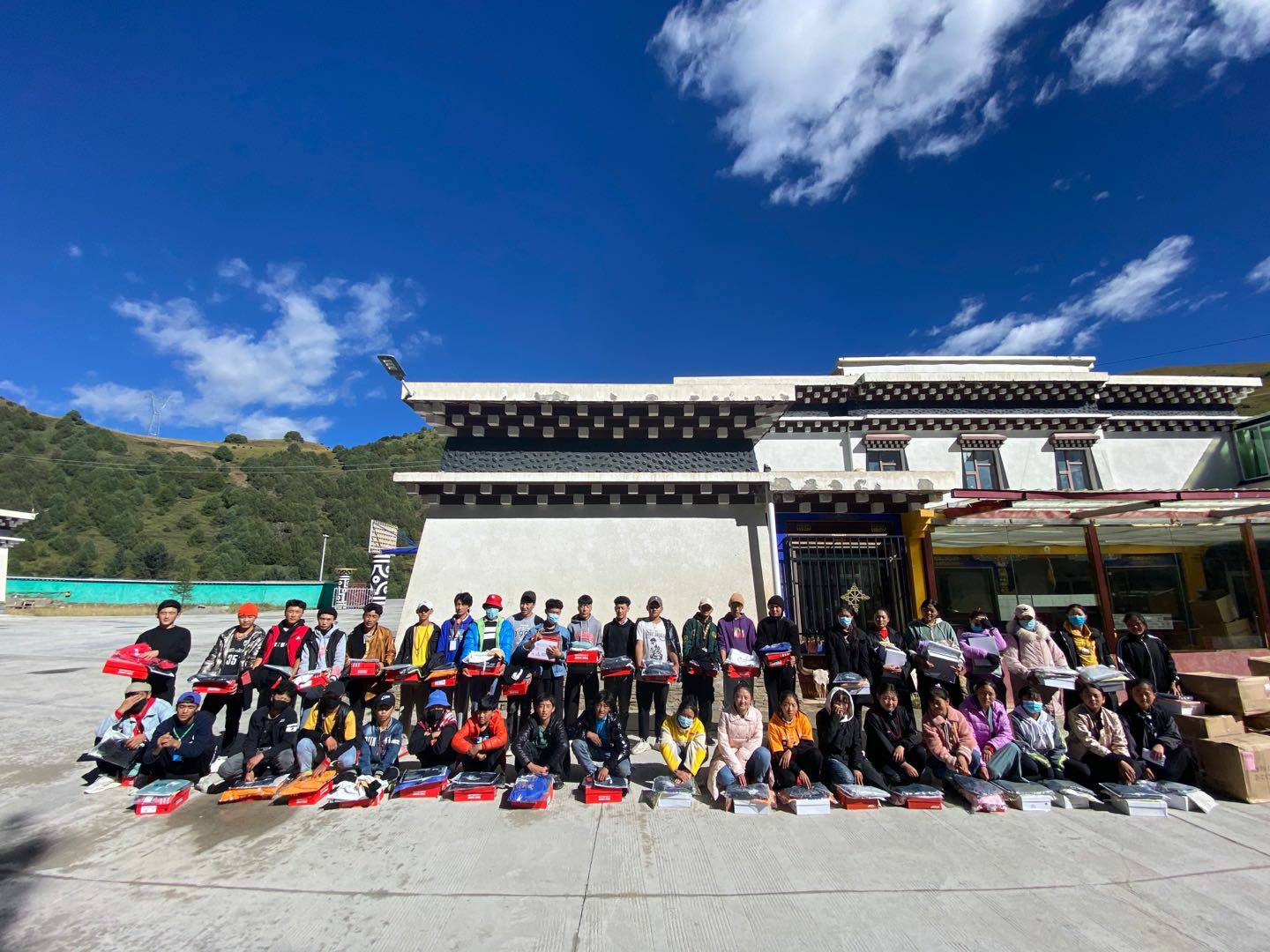 米乐·官方端入口-米乐(中国)公益回顾丨家国同欢月同圆 温暖满载甘孜州(图8) 米乐·官方端入口-米乐(中国)公益回顾丨家国同欢月同圆 温暖满载甘孜州(图8)